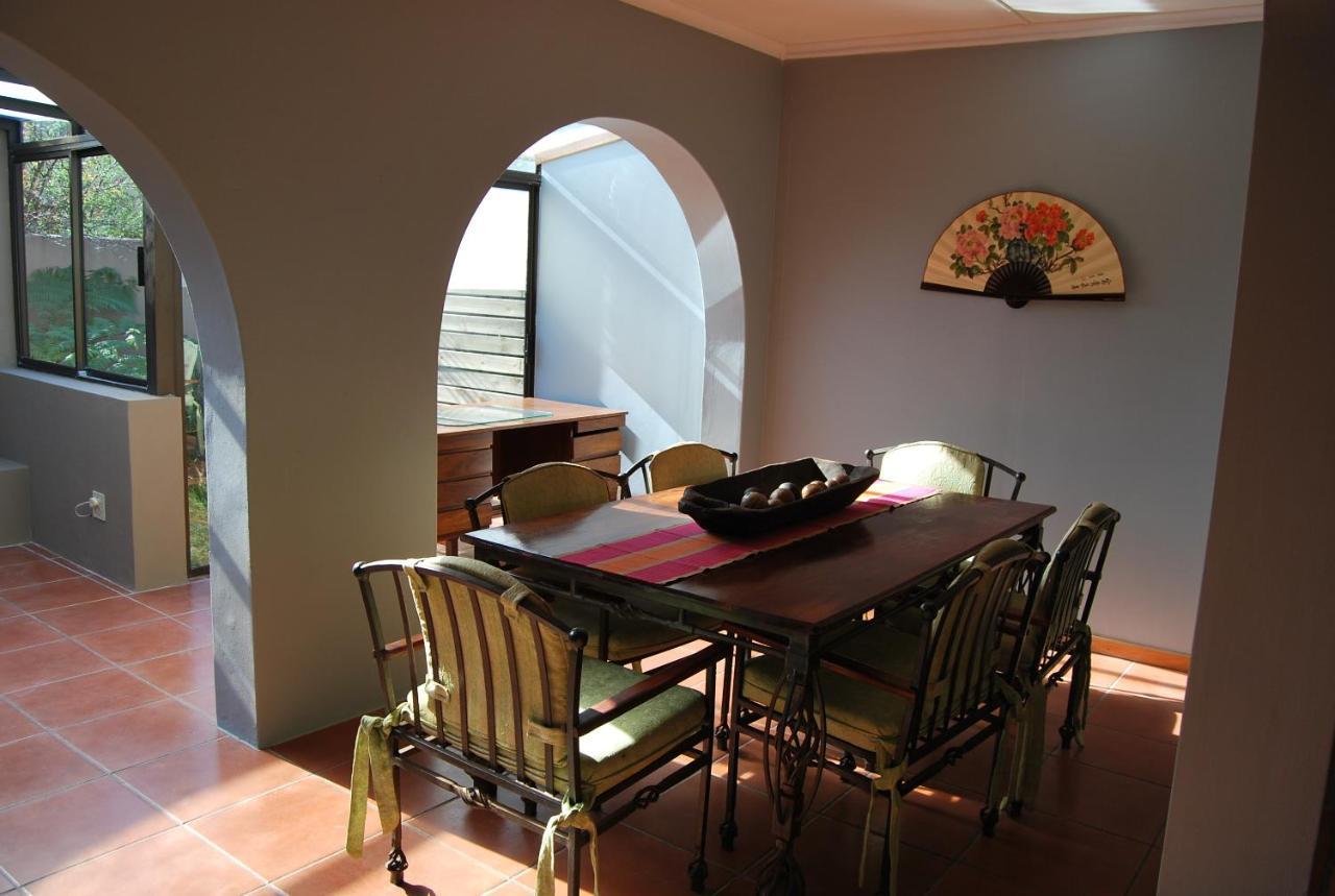 14 Cluster House & Studio George Luaran gambar